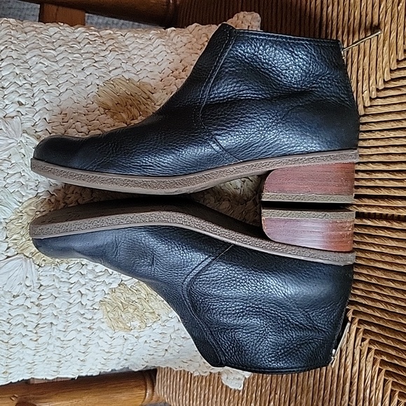 Dansko Black Ankle Boots, size 40EU, 9.5-10 US - Picture 5 of 14